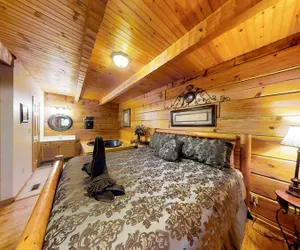 Photo 3 - Cabin Fever
