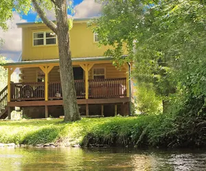 Photo 2 - Yellow Cabin on the River