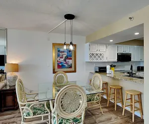 Photo 5 - Emerald Towers by Southern Vacation Rentals II