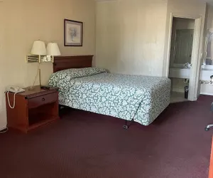 Photo 4 - Whits Inn