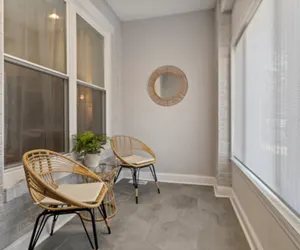 Photo 2 - Modern & Comfy - 5* - Location Game Room