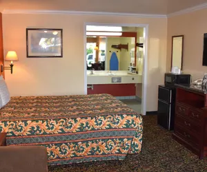 Photo 4 - Dynasty Suites Santa Fe Springs