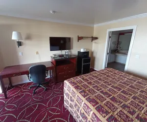 Photo 3 - Dynasty Suites Santa Fe Springs