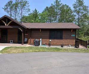Photo 2 - Deerwood Resort - Pine Bluff Cottage 4