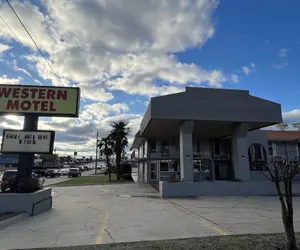 Photo 2 - Western Motel By OYO Hattiesburg