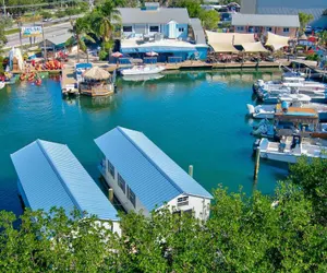 Photo 3 - Aqua Lodges at Hurricane Hole Marina