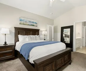 Photo 4 - Fabulous Family-friendly Retreat by Windsor Lake!