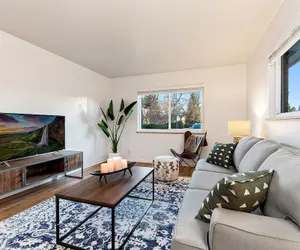 Photo 2 - Stylish Getaway W/ Designer Touches - Free Bikes
