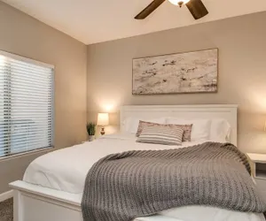 Photo 4 - Massive 5 Bdrm Getaway W/pool, Hot Tub, Game Room!