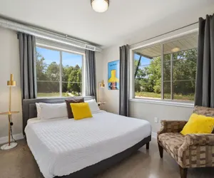 Photo 3 - Swanky Townhome Near Old Town, Breweries and River