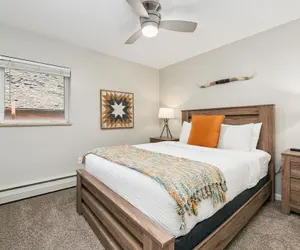 Photo 4 - Butterscotch Suite Old Town Stay with Sunny Style