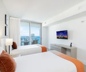 Photo 2 - Beachfront Condos at HR by Cielo Stays