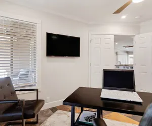 Photo 5 - Luxe Central Scottsdale 4 Bdrm w/ Backyard Oasis!