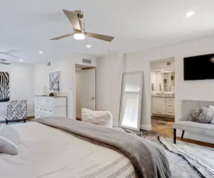 Photo 3 - Luxe Central Scottsdale 4 Bdrm w/ Backyard Oasis!