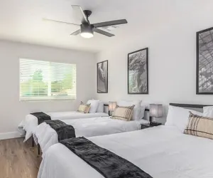 Photo 5 - NEW 7bdrm-4ba Million+ Estate W/amazing Amenities