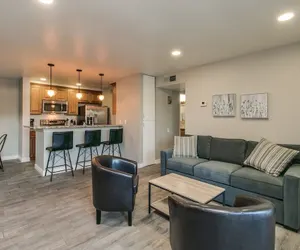 Photo 2 - Stylish Updated 2 Bdrm Near Old Town Scottsdale!