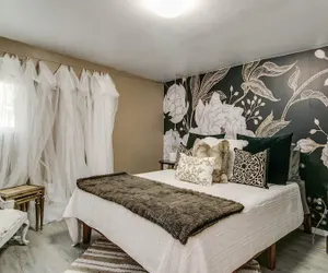 Photo 3 - Designer Condo in Hip Zen Yard! Midtown Phoenix!