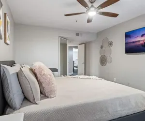 Photo 4 - Beautiful Newly Remodeled 2-bdrm Biltmore Condo!