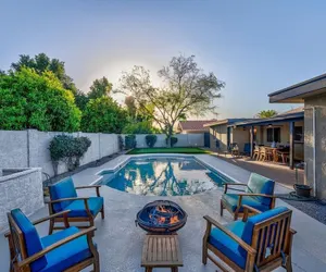 Photo 2 - Entertainers Dream! 4 Bdrm / HTD Pool/ Games!