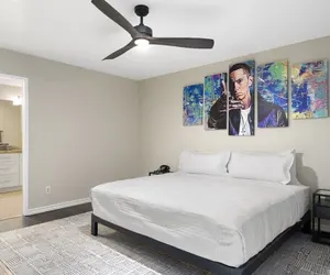 Photo 3 - Entertainers Dream! 4 Bdrm / HTD Pool/ Games!