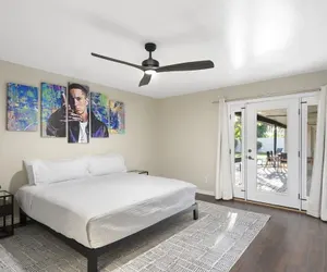 Photo 5 - Entertainers Dream! 4 Bdrm / HTD Pool/ Games!