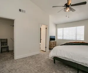 Photo 5 - Upgraded 4-bdrm Beautiful Home W/pool!
