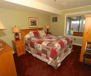 Photo 2 - Seven Springs 1 Bedroom Premium Condo, Walking Distance to Slopes by RedAwning - Save 10% on 3 Nights, 15% on 5 Nights!