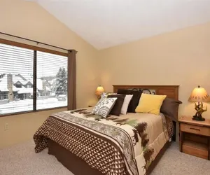 Photo 4 - Seven Springs 1 Bedroom Premium Condo, Ski In/Ski Out by RedAwning - Save 10% on 3 Nights, 15% on 5 Nights!