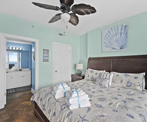 Photo 4 - Luxurious Ocean Villa Resort - Gulf Front Paradise With Views!