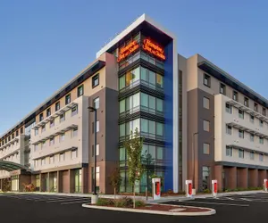 Photo 2 - Hampton Inn & Suites San Mateo-San Francisco Airport