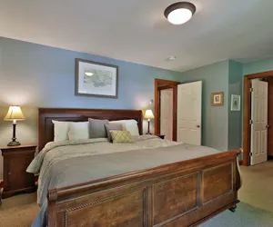 Photo 3 - Cortina Mountain Chalet - Outdoor Hot Tub - Close To Pico And Killington Mountains 3 Bedroom Home