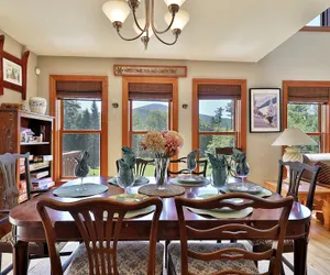 Photo 2 - Cortina Mountain Chalet - Outdoor Hot Tub - Close To Pico And Killington Mountains 3 Bedroom Home