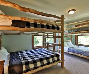 Photo 4 - Cortina Mountain Chalet - Outdoor Hot Tub - Close To Pico And Killington Mountains 3 Bedroom Home