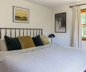 Photo 4 - Forest Mountain Escape: Beautiful Mountaintop Escape In Mendon, Vt. 20 Min To Killington/14 To Pico. 4 Bedroom Home