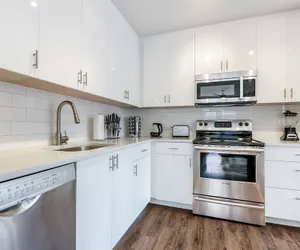 Photo 5 - Stylish Condo with Game Room New Orleans