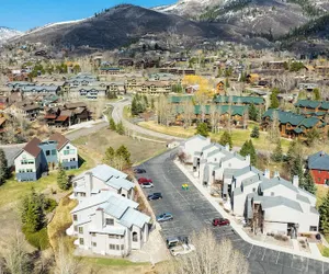 Photo 2 - Sunburst Condominiums