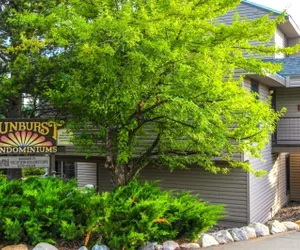 Photo 3 - Sunburst Condominiums