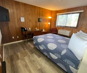 Photo 5 - Waterway Inn