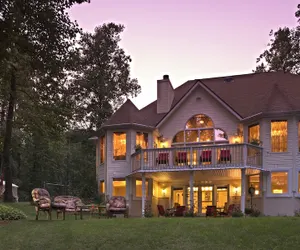 Photo 2 - Cherry Valley Manor Luxury Bed and Breakfast