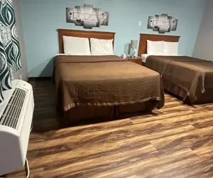 Photo 2 - RIVERSIDE MOTEL