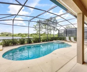 Photo 2 - new Splash Of Magic At Solterra Resort 6 Bedroom Home