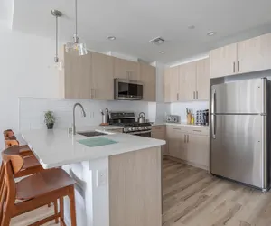 Photo 5 - Sun-drenched 3BR Loft With Outdoor Space Near NYC