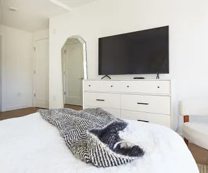 Photo 3 - NEW Fab 4 BR - Outdoor Deck - gym - Mins to NYC