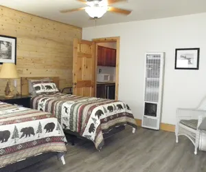 Photo 5 - Creekside Lodge
