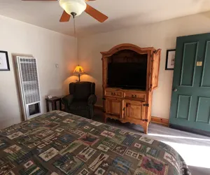 Photo 3 - Creekside Lodge