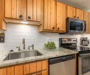 Photo 5 - Cozy Seven Springs 1 Bedroom Deluxe Condo with Private Deck by RedAwning - Save 10% on 3 Nights, 15% on 5 Nights!