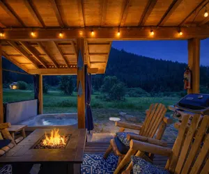 Photo 2 - Beaver Hill Cabin Near Plain 2 Bedroom Home by NW Comfy Cabins by RedAwning