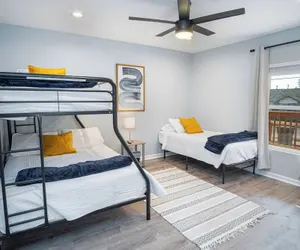 Photo 4 - Adorable 4BR 2BA Close to Riverwalk and Downtown