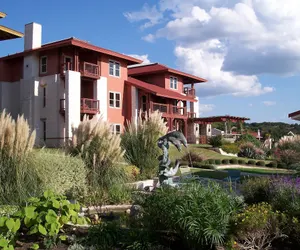 Photo 2 - Vintage Villas Hotel & Events