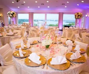 Photo 3 - Vintage Villas Hotel & Events
